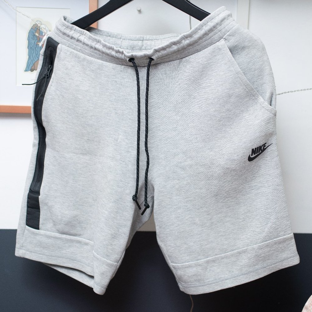 Men's Nike Tech Fleece Shorts Grey